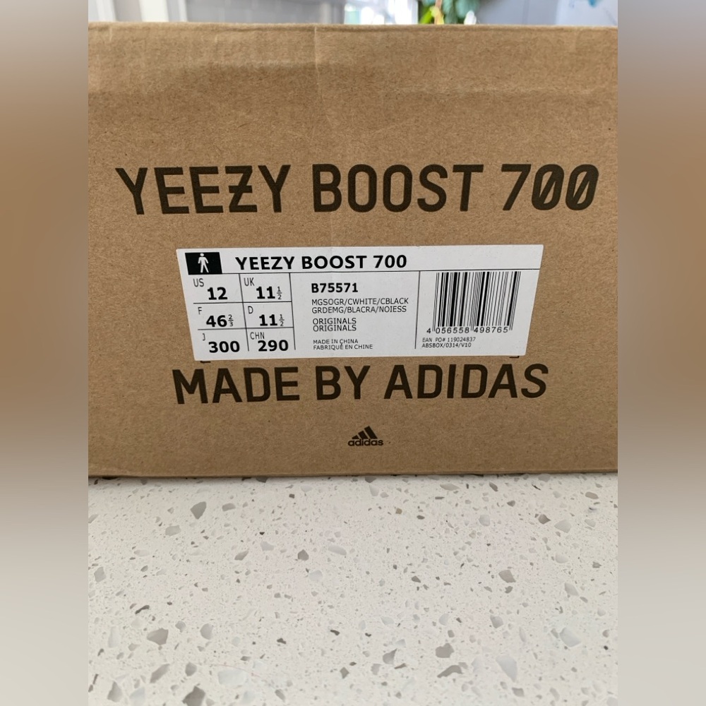 Yeezy 700 Wave Runner Sz 12M - Picture 10 of 10